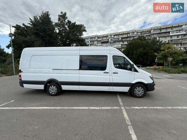 Белый Мерседес Sprinter, объемом двигателя 3 л и пробегом 404 тыс. км за 37000 $, фото 2 на Automoto.ua