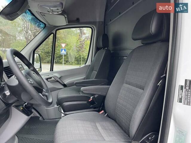 Белый Мерседес Sprinter, объемом двигателя 2.2 л и пробегом 238 тыс. км за 25300 $, фото 16 на Automoto.ua