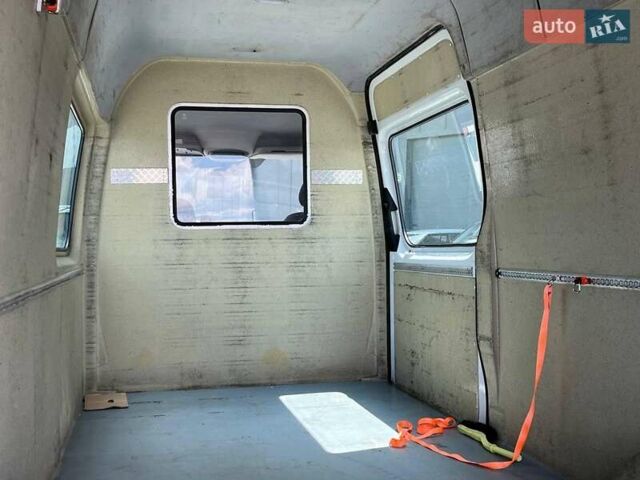 Белый Мерседес Sprinter, объемом двигателя 2.2 л и пробегом 230 тыс. км за 20900 $, фото 17 на Automoto.ua