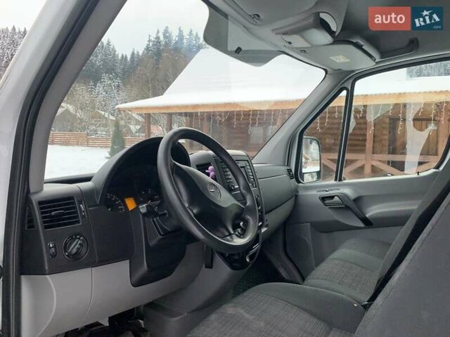 Белый Мерседес Sprinter, объемом двигателя 2.2 л и пробегом 279 тыс. км за 18900 $, фото 14 на Automoto.ua
