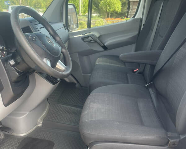 Белый Мерседес Sprinter, объемом двигателя 2.14 л и пробегом 229 тыс. км за 24900 $, фото 17 на Automoto.ua