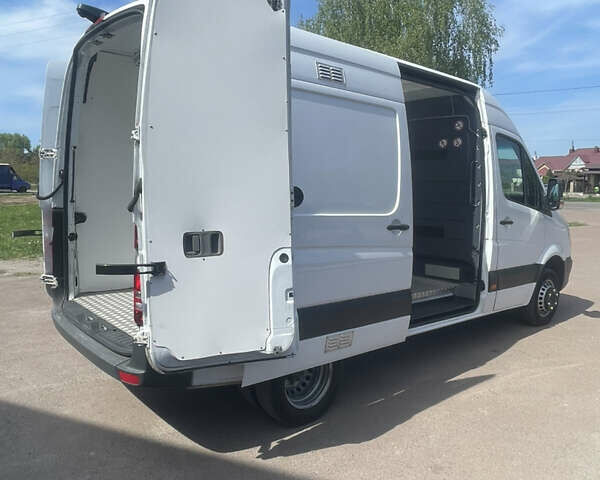 Белый Мерседес Sprinter, объемом двигателя 2.14 л и пробегом 229 тыс. км за 24900 $, фото 11 на Automoto.ua