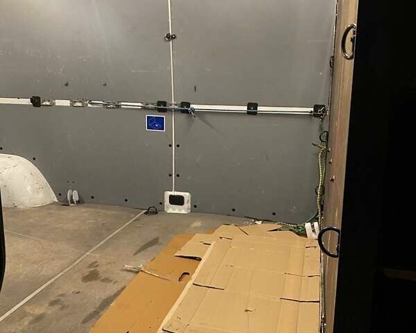 Белый Мерседес Sprinter, объемом двигателя 2.99 л и пробегом 337 тыс. км за 32000 $, фото 14 на Automoto.ua