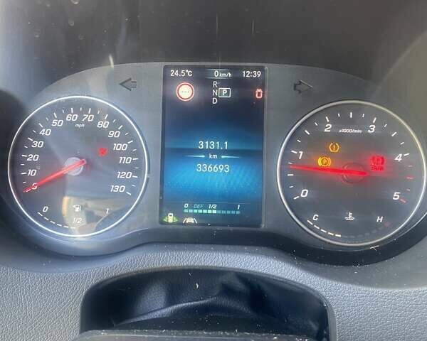 Белый Мерседес Sprinter, объемом двигателя 2.99 л и пробегом 337 тыс. км за 32000 $, фото 5 на Automoto.ua