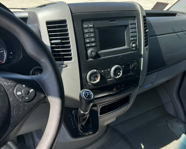 Білий Мерседес Sprinter, об'ємом двигуна 2.99 л та пробігом 160 тис. км за 27000 $, фото 16 на Automoto.ua