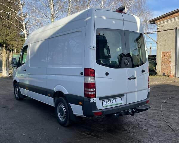 Белый Мерседес Sprinter, объемом двигателя 0 л и пробегом 200 тыс. км за 25898 $, фото 4 на Automoto.ua