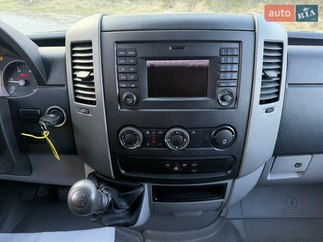 Белый Мерседес Sprinter, объемом двигателя 3 л и пробегом 289 тыс. км за 29800 $, фото 11 на Automoto.ua