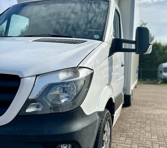 Белый Мерседес Sprinter, объемом двигателя 0 л и пробегом 261 тыс. км за 20950 $, фото 19 на Automoto.ua