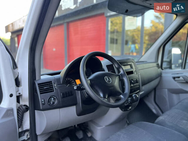 Белый Мерседес Sprinter, объемом двигателя 2.2 л и пробегом 388 тыс. км за 17200 $, фото 16 на Automoto.ua