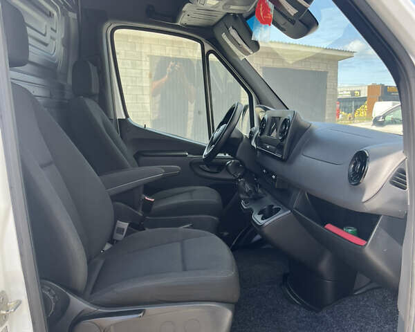 Белый Мерседес Sprinter, объемом двигателя 0 л и пробегом 241 тыс. км за 23200 $, фото 5 на Automoto.ua