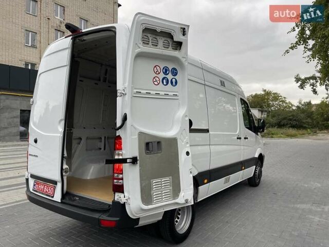 Белый Мерседес Sprinter, объемом двигателя 2.2 л и пробегом 238 тыс. км за 25300 $, фото 9 на Automoto.ua