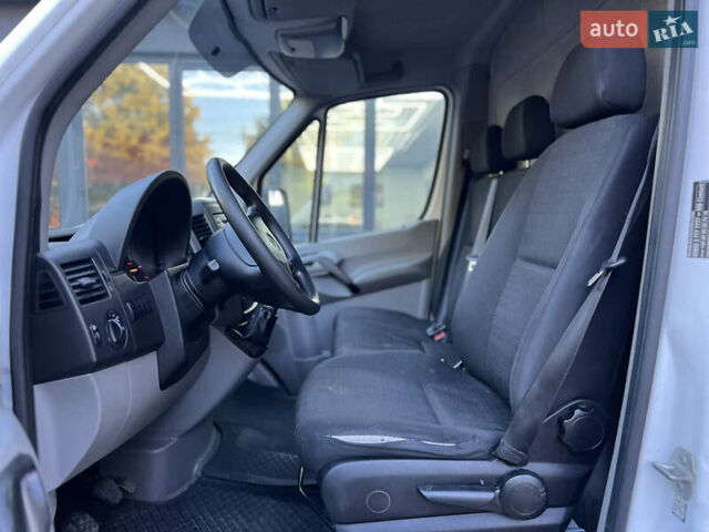 Белый Мерседес Sprinter, объемом двигателя 2.2 л и пробегом 388 тыс. км за 17200 $, фото 13 на Automoto.ua