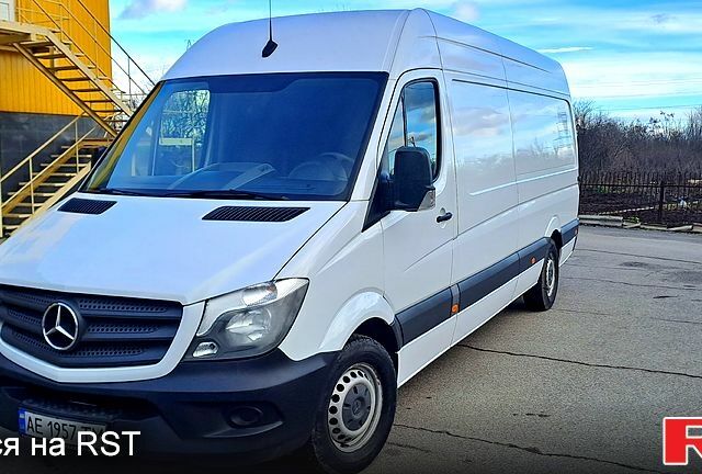 Белый Мерседес Sprinter, объемом двигателя 2.1 л и пробегом 300 тыс. км за 18800 $, фото 1 на Automoto.ua