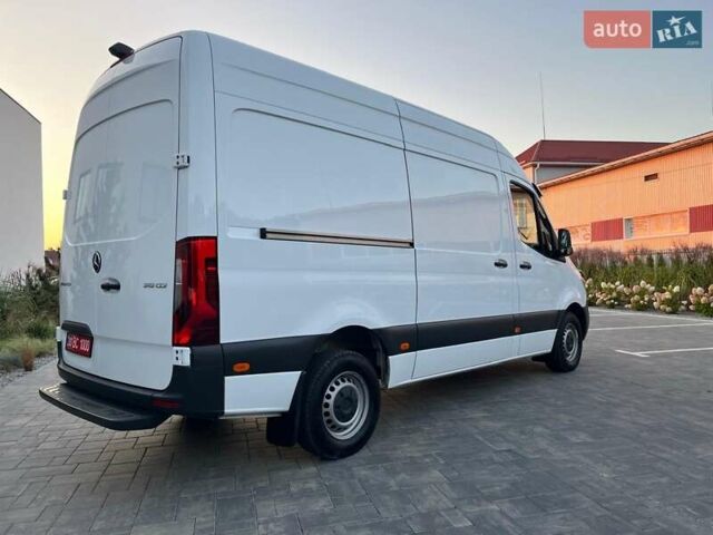 Белый Мерседес Sprinter, объемом двигателя 2.99 л и пробегом 330 тыс. км за 33500 $, фото 9 на Automoto.ua