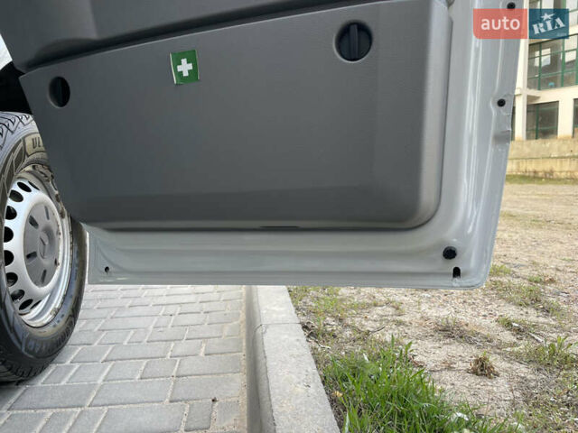Белый Мерседес Sprinter, объемом двигателя 2.2 л и пробегом 280 тыс. км за 20900 $, фото 37 на Automoto.ua