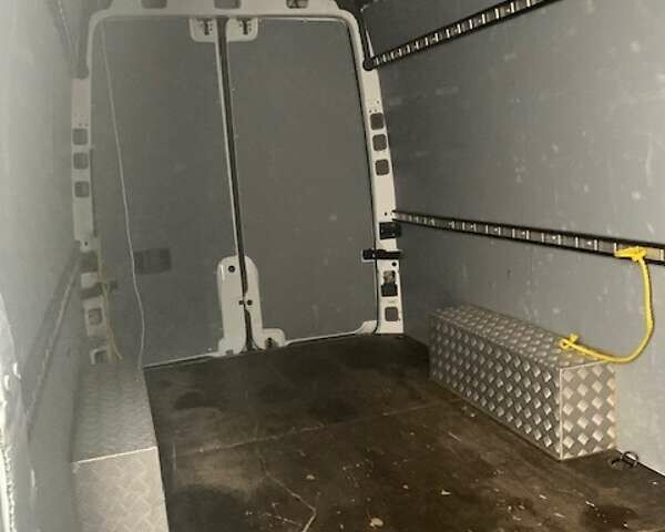 Белый Мерседес Sprinter, объемом двигателя 2.14 л и пробегом 163 тыс. км за 21075 $, фото 6 на Automoto.ua