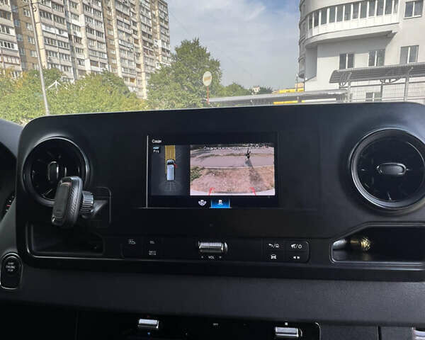 Белый Мерседес Sprinter, объемом двигателя 2.14 л и пробегом 260 тыс. км за 18000 $, фото 3 на Automoto.ua