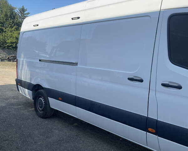 Белый Мерседес Sprinter, объемом двигателя 2.2 л и пробегом 256 тыс. км за 22690 $, фото 7 на Automoto.ua