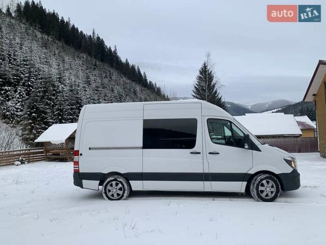 Белый Мерседес Sprinter, объемом двигателя 2.2 л и пробегом 279 тыс. км за 18900 $, фото 5 на Automoto.ua