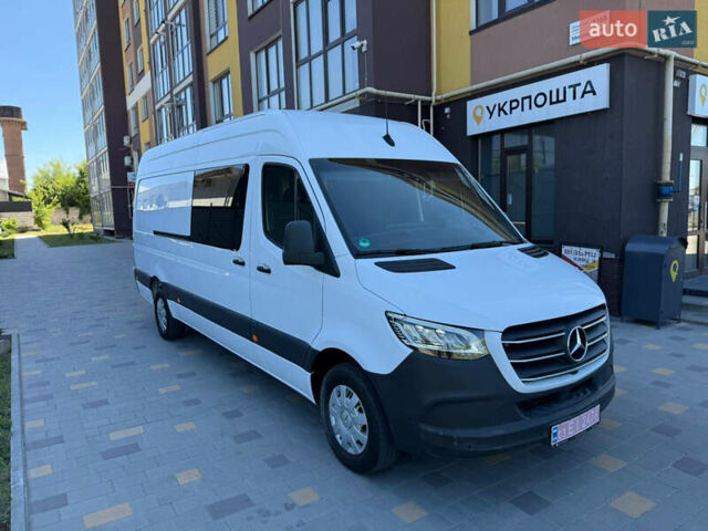 Белый Мерседес Sprinter, объемом двигателя 3 л и пробегом 183 тыс. км за 46623 $, фото 2 на Automoto.ua