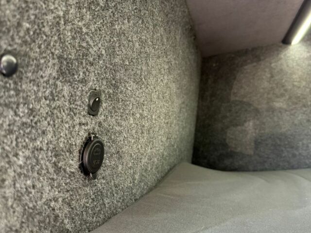 Білий Мерседес Sprinter, об'ємом двигуна 2.1 л та пробігом 420 тис. км за 40459 $, фото 12 на Automoto.ua