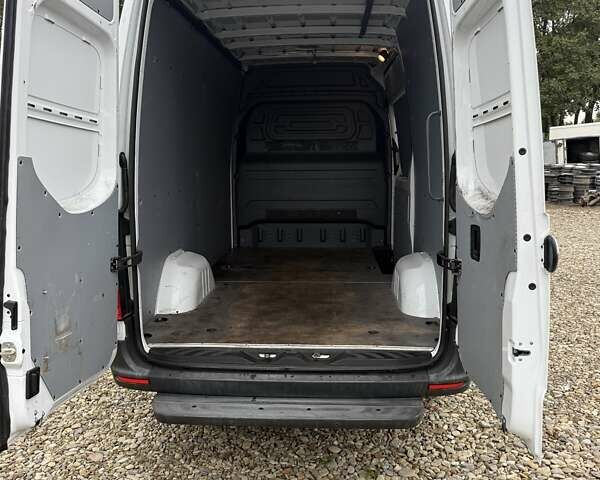 Белый Мерседес Sprinter, объемом двигателя 2.14 л и пробегом 282 тыс. км за 23543 $, фото 12 на Automoto.ua