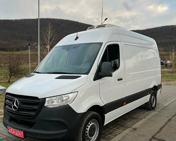 Білий Мерседес Sprinter, об'ємом двигуна 2.2 л та пробігом 235 тис. км за 29000 $, фото 2 на Automoto.ua