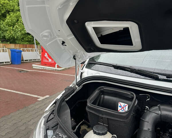 Белый Мерседес Sprinter, объемом двигателя 2.2 л и пробегом 301 тыс. км за 32000 $, фото 18 на Automoto.ua
