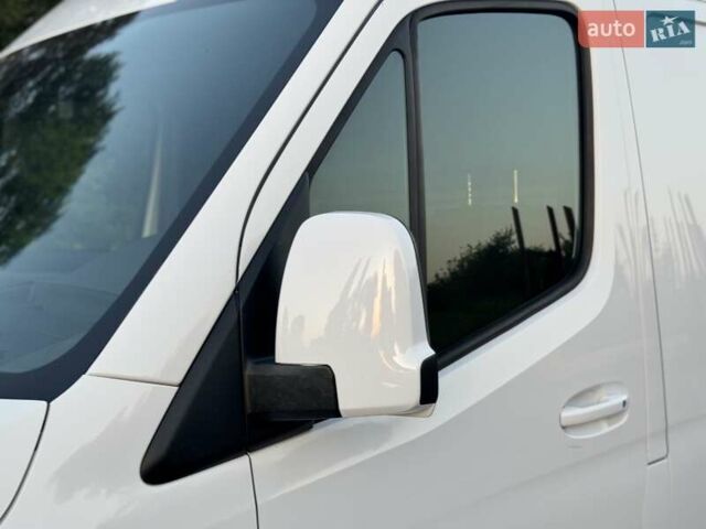 Белый Мерседес Sprinter, объемом двигателя 2.14 л и пробегом 261 тыс. км за 25800 $, фото 20 на Automoto.ua