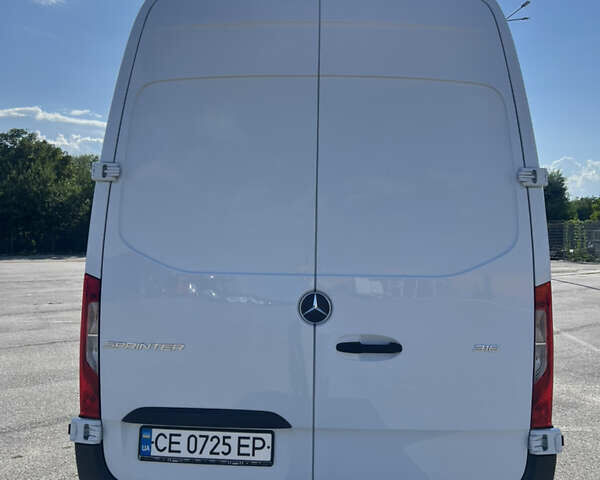 Белый Мерседес Sprinter, объемом двигателя 2.14 л и пробегом 260 тыс. км за 28000 $, фото 3 на Automoto.ua