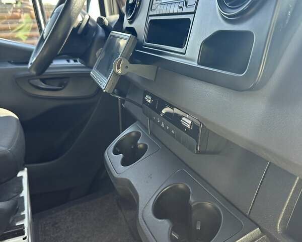Белый Мерседес Sprinter, объемом двигателя 2.2 л и пробегом 246 тыс. км за 25900 $, фото 11 на Automoto.ua