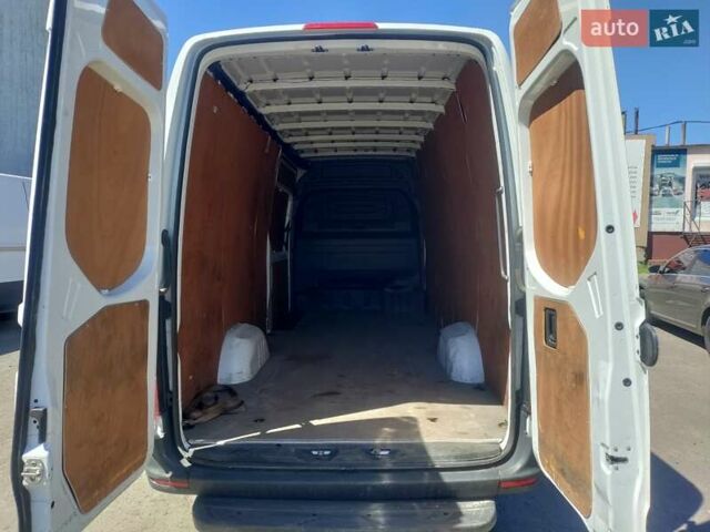 Белый Мерседес Sprinter, объемом двигателя 2.44 л и пробегом 132 тыс. км за 27000 $, фото 12 на Automoto.ua