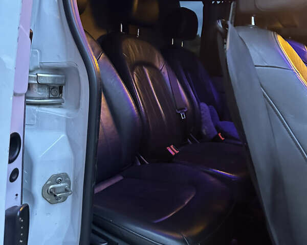 Белый Мерседес Sprinter, объемом двигателя 2.99 л и пробегом 250 тыс. км за 65000 $, фото 20 на Automoto.ua