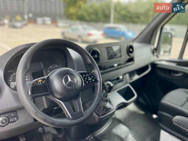 Белый Мерседес Sprinter, объемом двигателя 2.2 л и пробегом 257 тыс. км за 26000 $, фото 34 на Automoto.ua