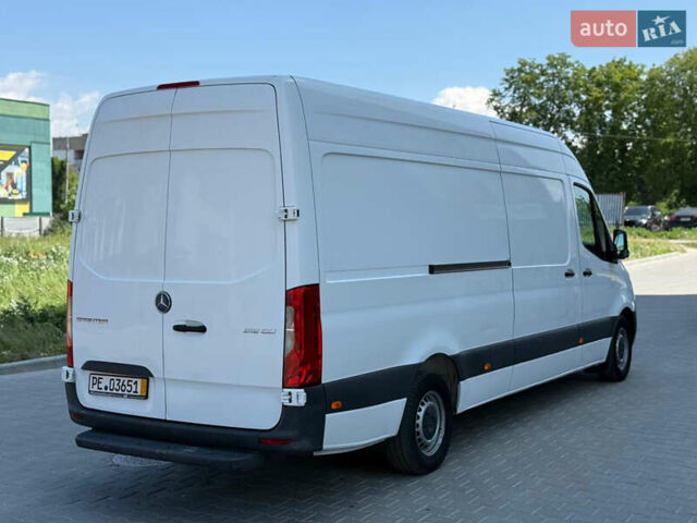 Белый Мерседес Sprinter, объемом двигателя 2.2 л и пробегом 325 тыс. км за 22803 $, фото 3 на Automoto.ua
