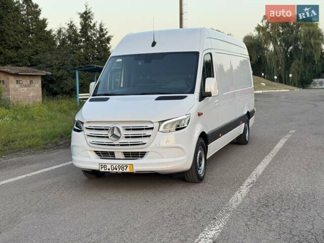 Белый Мерседес Sprinter, объемом двигателя 2.14 л и пробегом 261 тыс. км за 25800 $, фото 3 на Automoto.ua