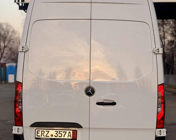 Белый Мерседес Sprinter, объемом двигателя 2.14 л и пробегом 240 тыс. км за 27900 $, фото 13 на Automoto.ua