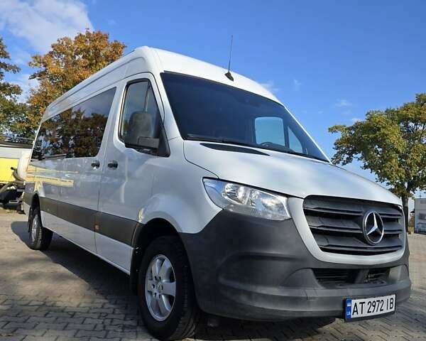 Белый Мерседес Sprinter, объемом двигателя 2.99 л и пробегом 650 тыс. км за 37000 $, фото 5 на Automoto.ua