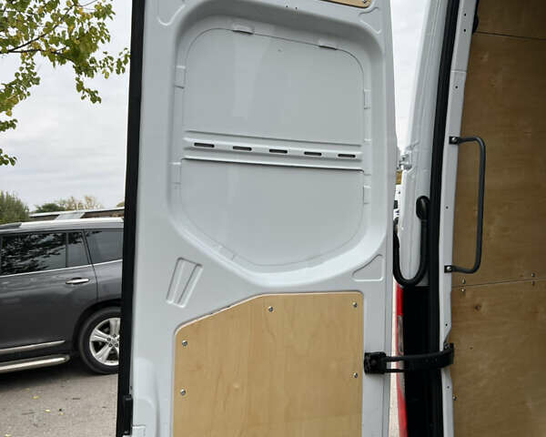 Белый Мерседес Sprinter, объемом двигателя 2.2 л и пробегом 237 тыс. км за 23900 $, фото 20 на Automoto.ua