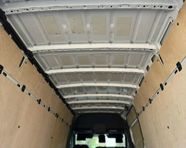 Белый Мерседес Sprinter, объемом двигателя 2.2 л и пробегом 325 тыс. км за 22803 $, фото 16 на Automoto.ua