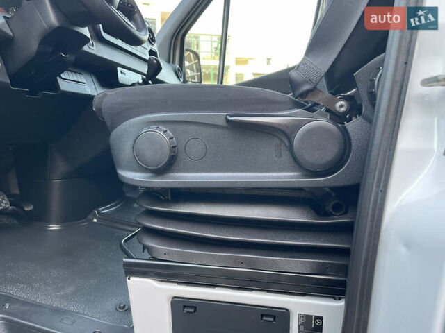 Білий Мерседес Sprinter, об'ємом двигуна 2.2 л та пробігом 280 тис. км за 23800 $, фото 24 на Automoto.ua