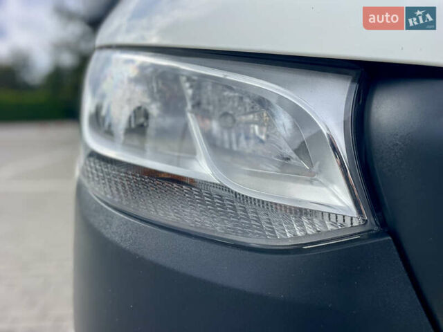 Белый Мерседес Sprinter, объемом двигателя 2.2 л и пробегом 155 тыс. км за 26500 $, фото 31 на Automoto.ua