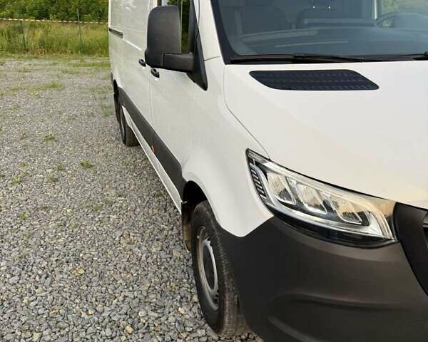 Белый Мерседес Sprinter, объемом двигателя 2.14 л и пробегом 294 тыс. км за 23599 $, фото 13 на Automoto.ua