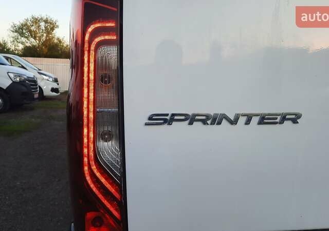 Белый Мерседес Sprinter, объемом двигателя 2.14 л и пробегом 330 тыс. км за 25000 $, фото 68 на Automoto.ua