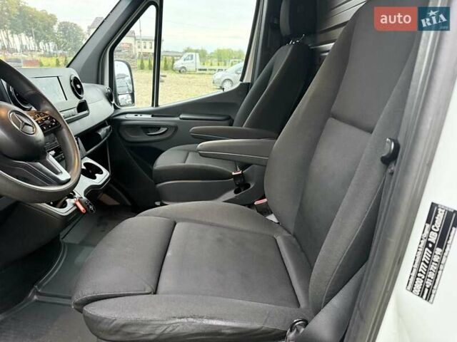 Белый Мерседес Sprinter, объемом двигателя 2.14 л и пробегом 282 тыс. км за 23543 $, фото 4 на Automoto.ua