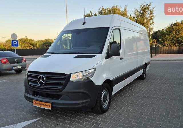 Белый Мерседес Sprinter, объемом двигателя 0 л и пробегом 236 тыс. км за 23555 $, фото 1 на Automoto.ua