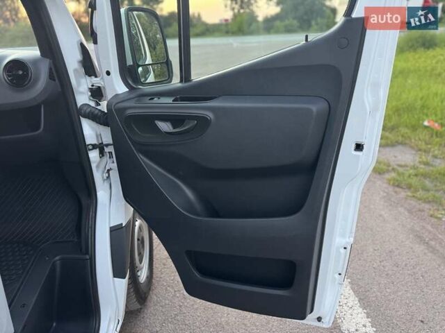 Белый Мерседес Sprinter, объемом двигателя 2.14 л и пробегом 261 тыс. км за 25800 $, фото 59 на Automoto.ua