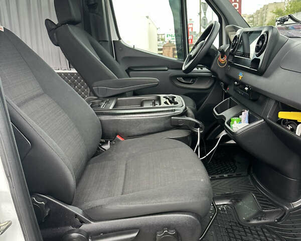 Белый Мерседес Sprinter, объемом двигателя 2.14 л и пробегом 560 тыс. км за 36500 $, фото 10 на Automoto.ua