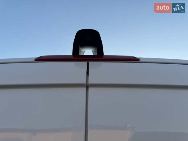 Белый Мерседес Sprinter, объемом двигателя 2.2 л и пробегом 180 тыс. км за 27900 $, фото 11 на Automoto.ua