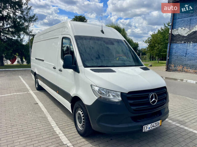 Белый Мерседес Sprinter, объемом двигателя 2.2 л и пробегом 257 тыс. км за 26000 $, фото 2 на Automoto.ua
